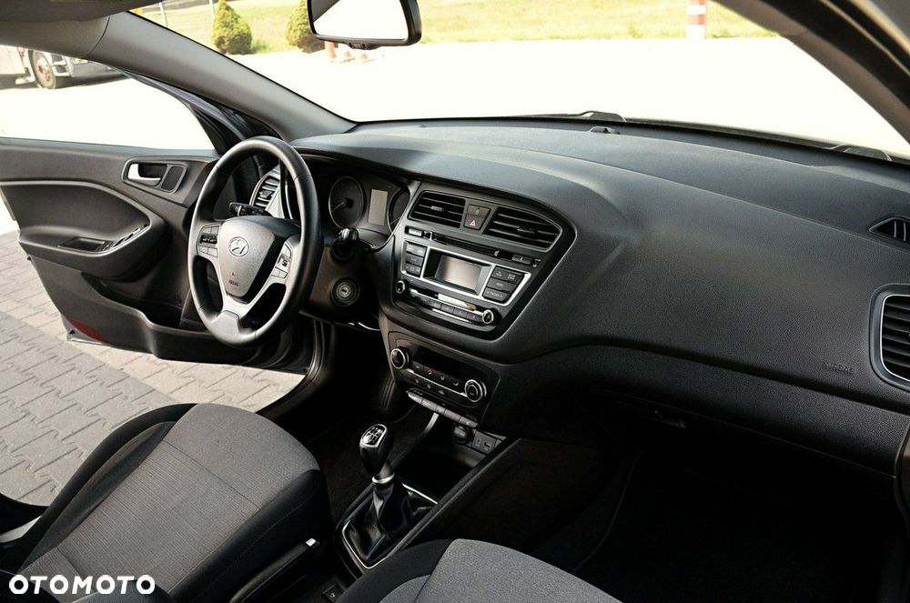 Hyundai i20 - 17