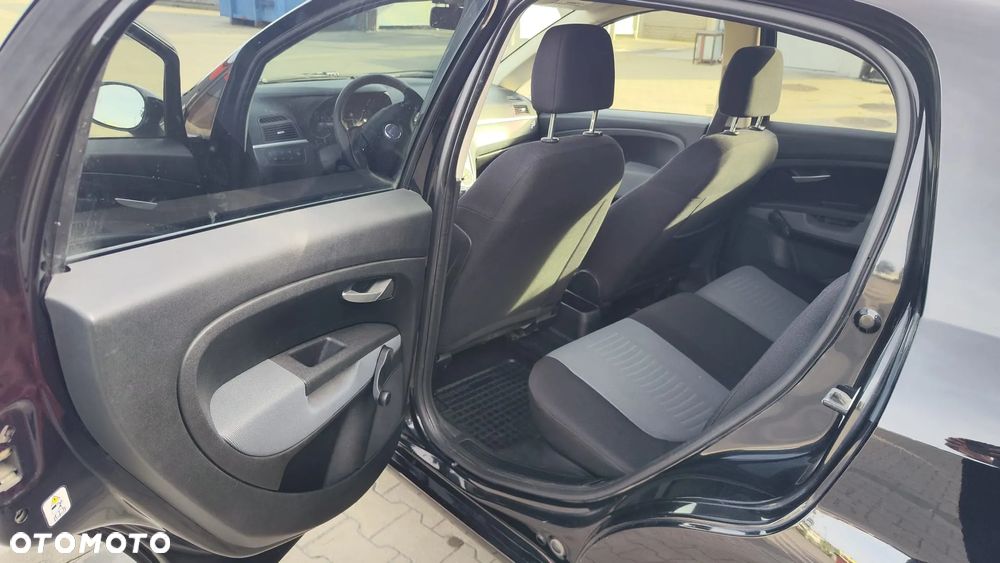 Fiat Grande Punto - 10