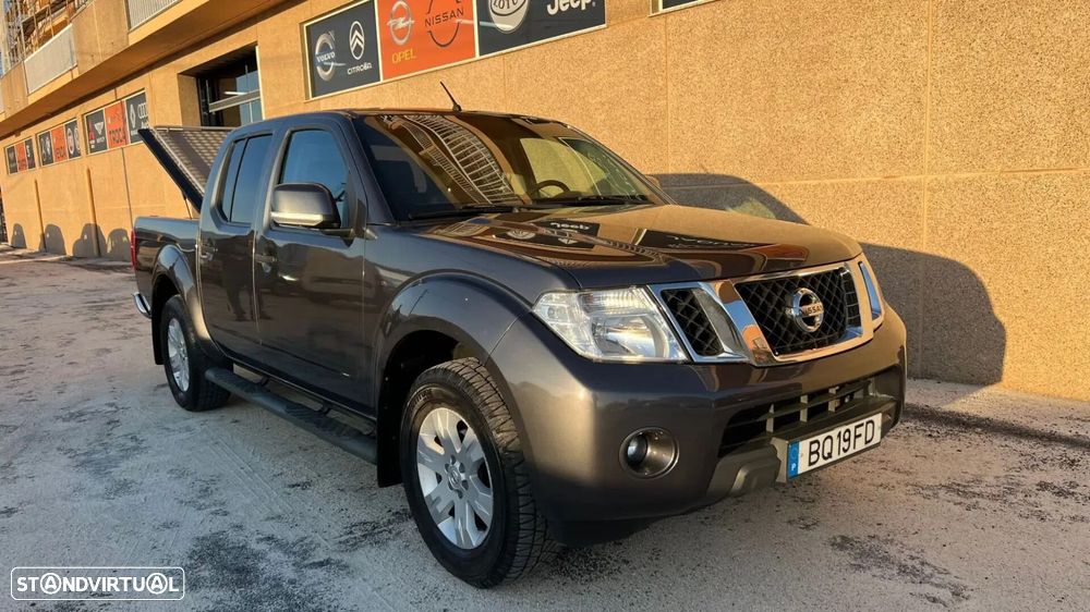 Nissan Navara 2.5 dCi CD Pilot Hi-Tech - 17