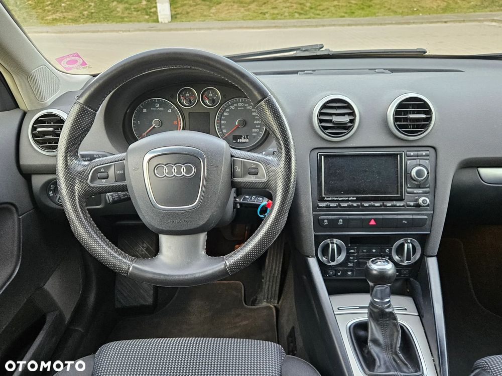 Audi A3 Sportback 2.0 TDI DPF quattro Attraction - 18