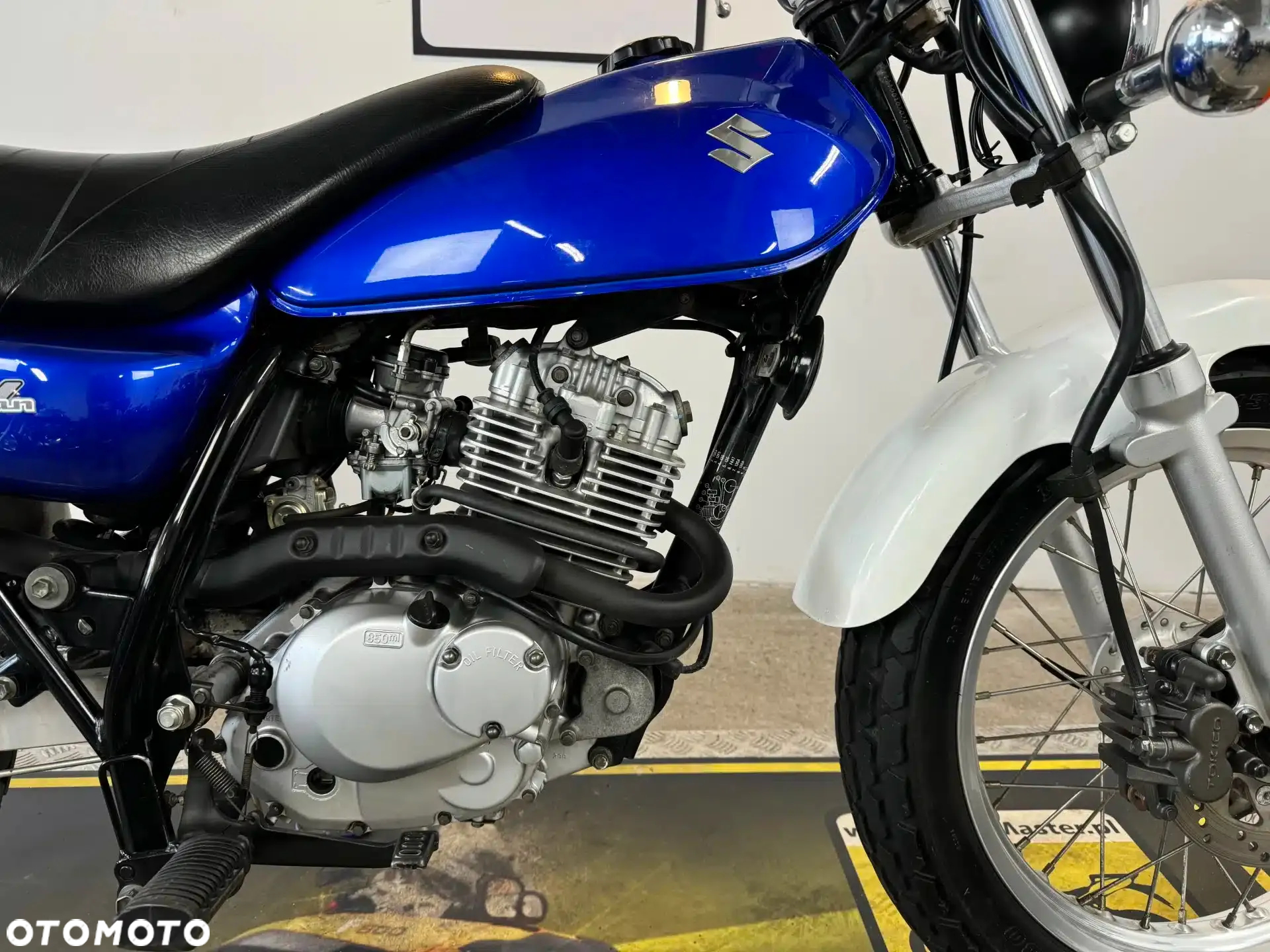 Suzuki RV - 13