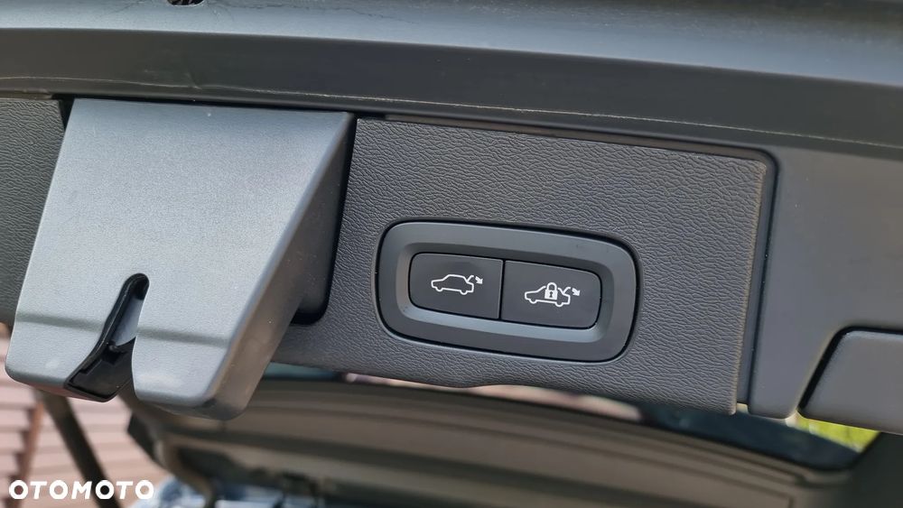 Volvo XC 60 B4 D Inscription - 36