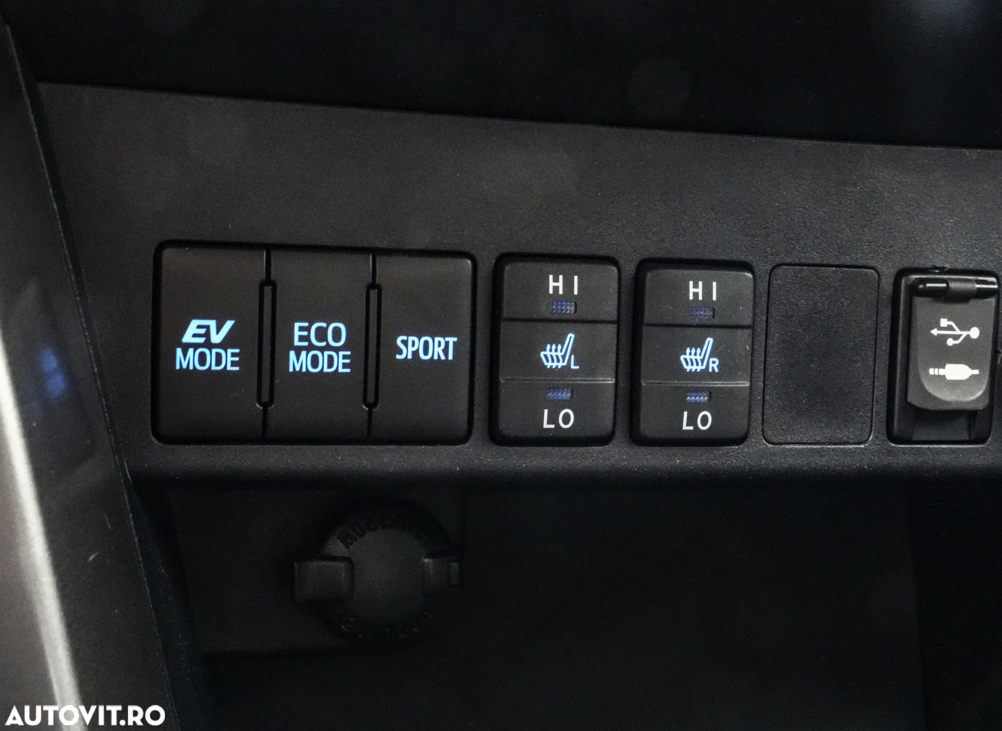 Toyota RAV4 2.5 VVT-i HSD 4x2 Executive - 24