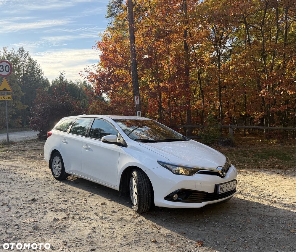 Toyota Auris - 1