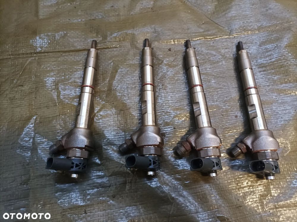 Vw Skoda Audi Wtryskiwacz wtryskiwacze 04L130277ac 2,0 TDI - 2