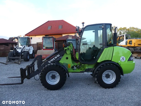 Volvo L25B Z Niemiec / Stan bardzo dobry /