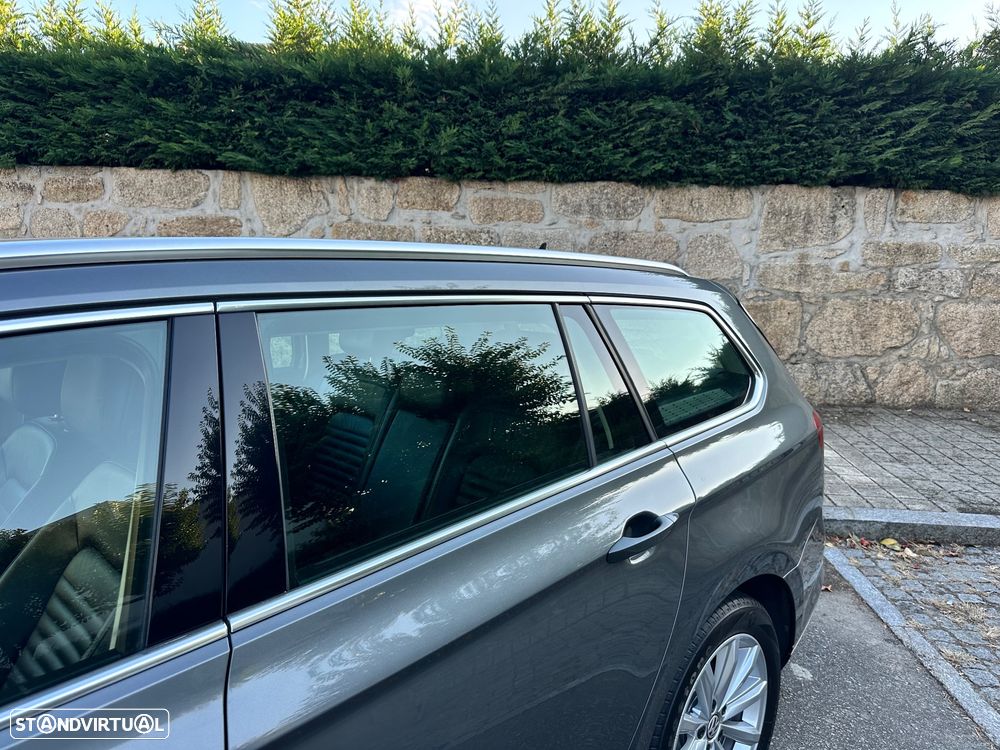 VW Passat Variant 2.0 TDi Highline DSG - 27