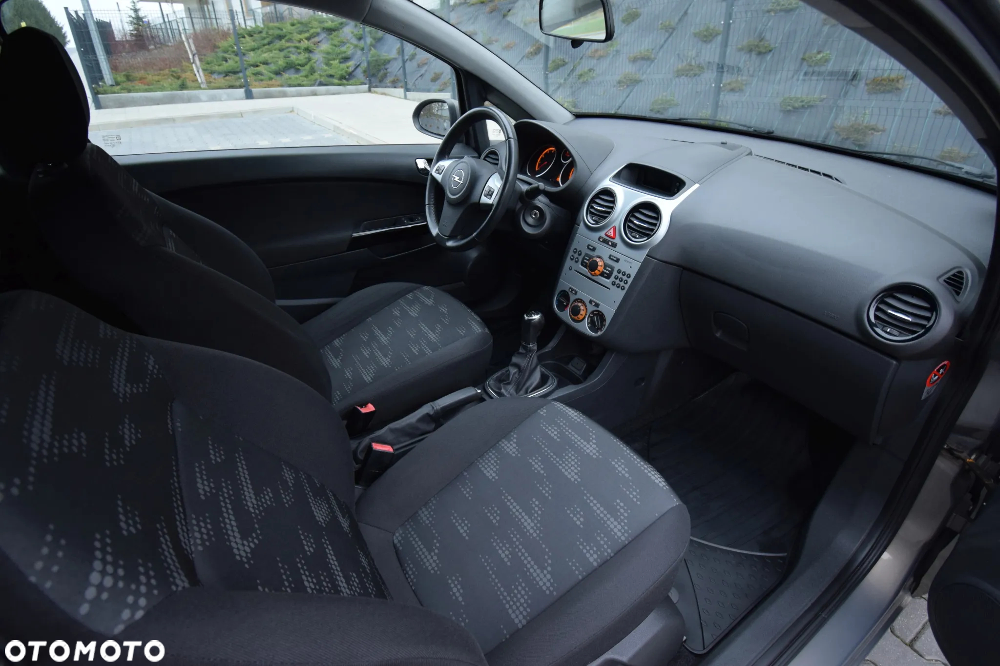 Opel Corsa 1.4 16V Satellite - 22