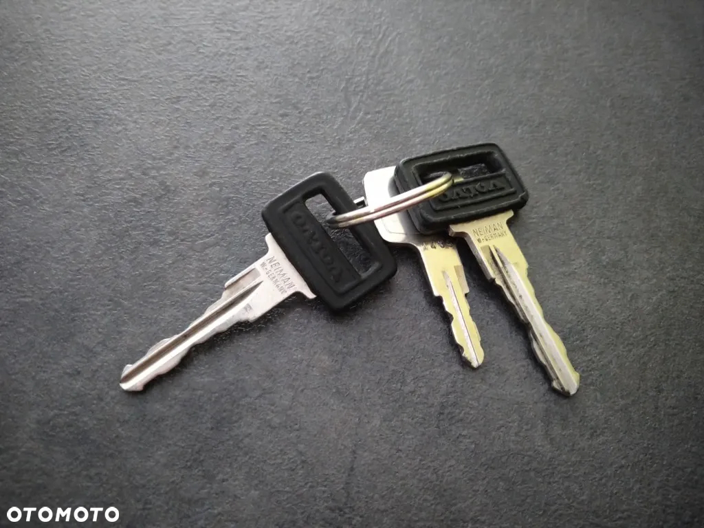 Volvo Seria 700 - 21