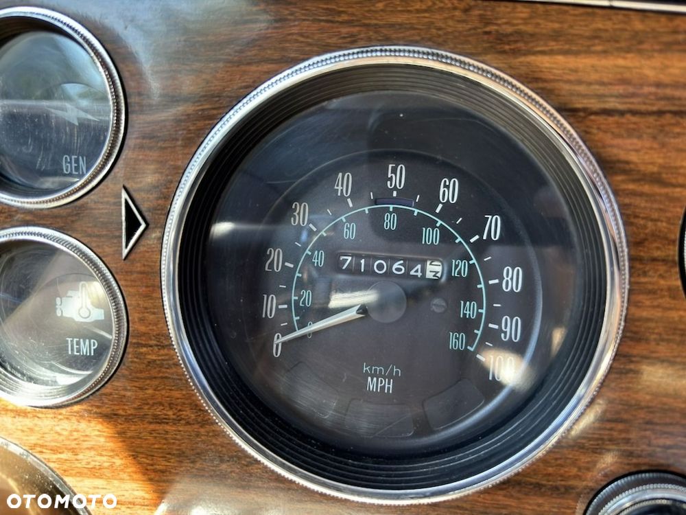 Pontiac Grand-Prix - 30