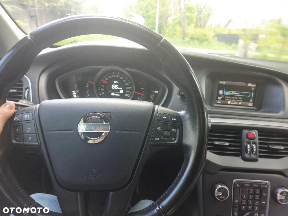 Volvo V40 D3 Momentum - 12