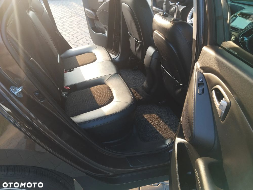 Hyundai ix35 blue 1.6 2WD Finale Gold - 6