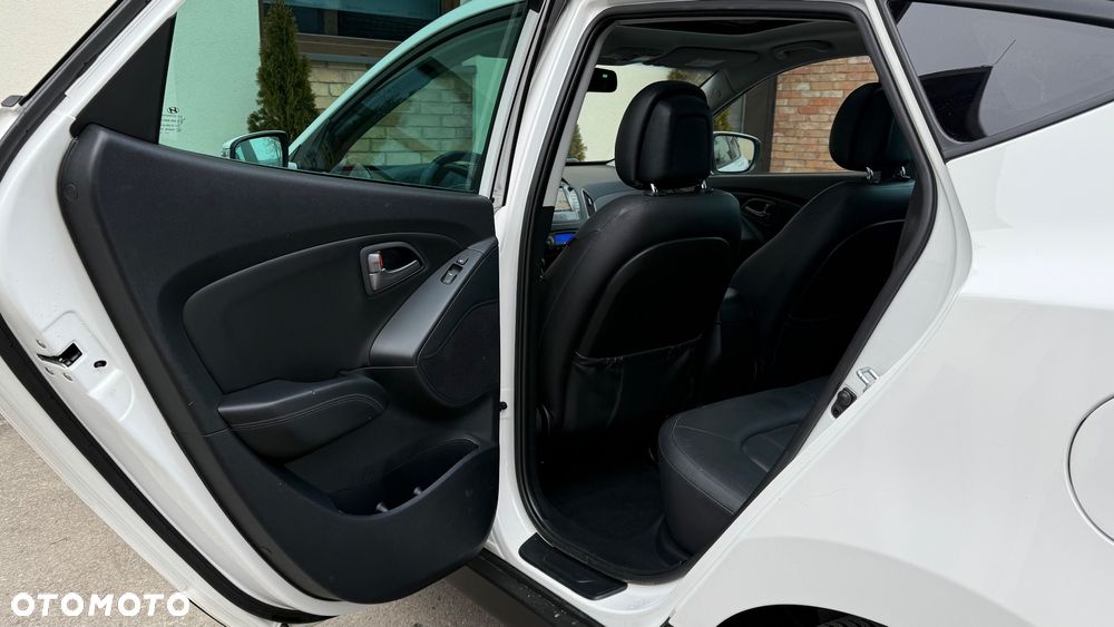 Hyundai ix35 2.0 CRDi 4WD Automatik Premium - 24