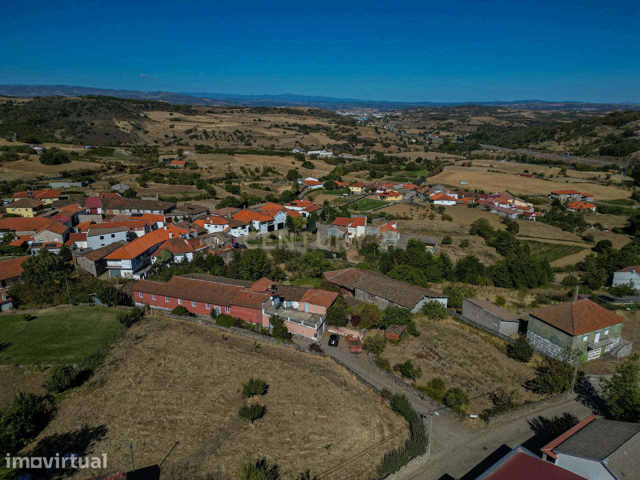 Espetacular Moradia em Rebordãos, Bragança - 8 Quartos - Grande imagem: 3/35