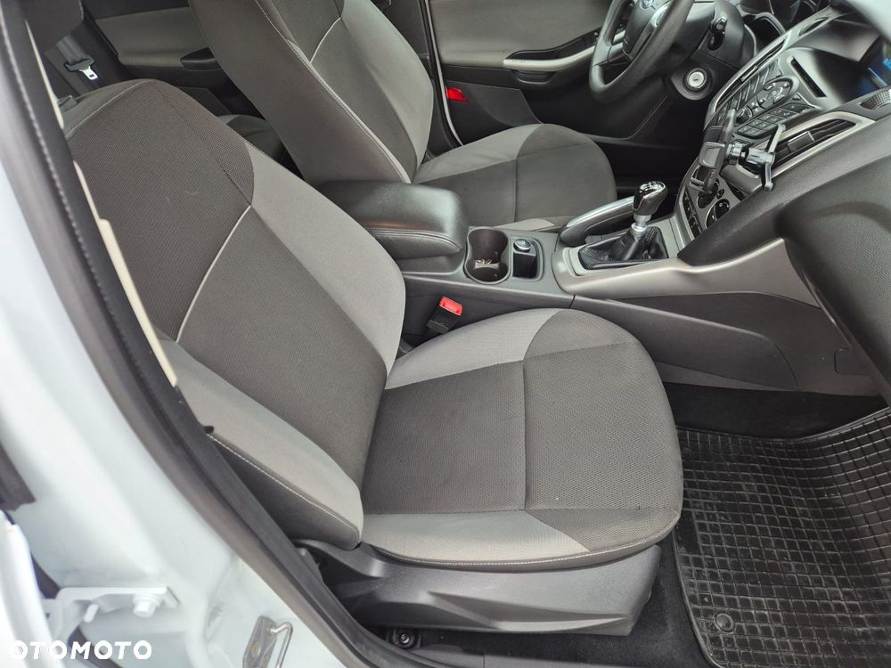 Ford Focus 1.6 TDCi DPF Start-Stopp-System SYNC Edition - 7