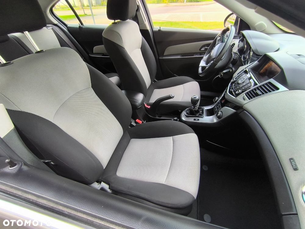 Chevrolet Cruze 1.8 LS - 24