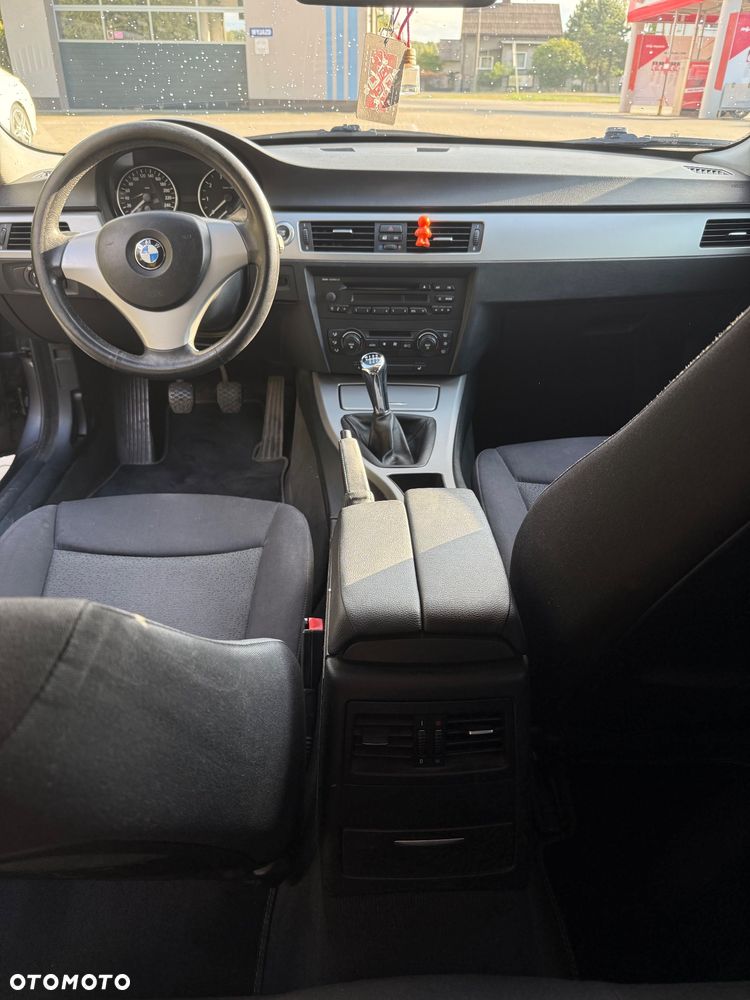BMW Seria 3 320i - 12