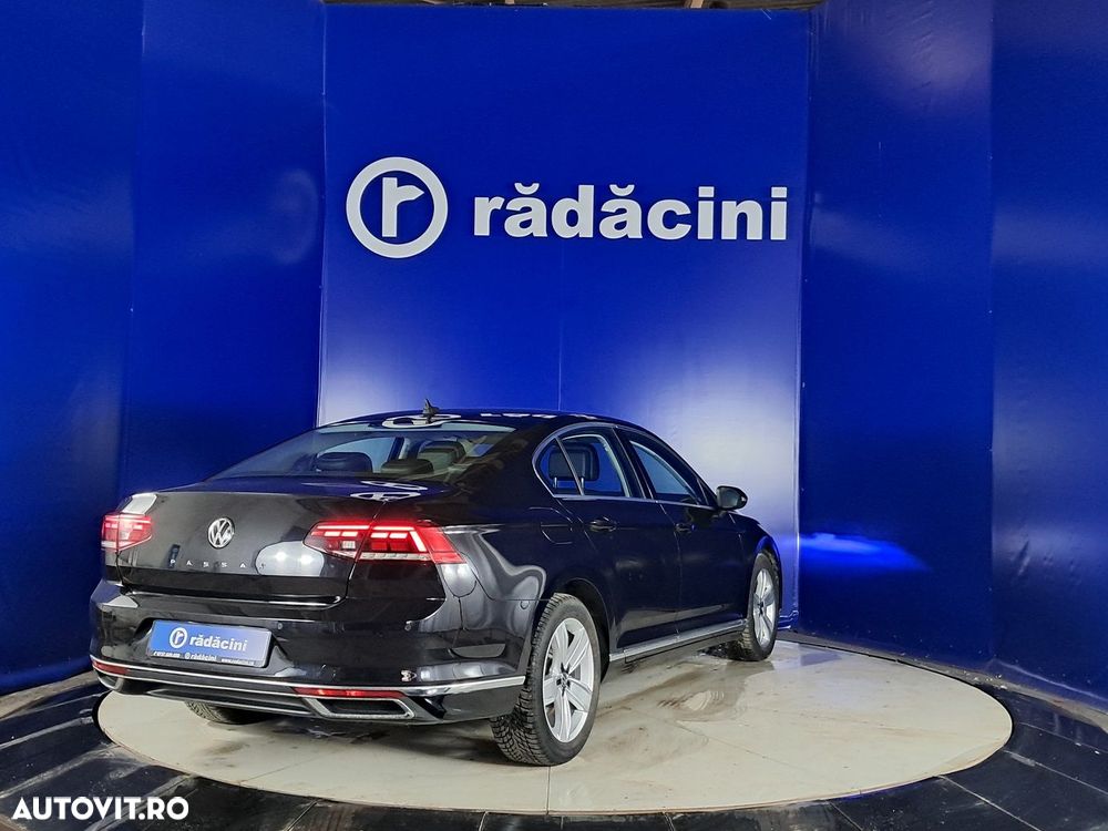 Volkswagen Passat - 7