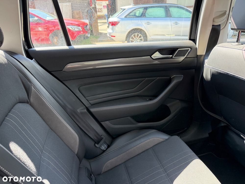 Volkswagen Passat Alltrack 2.0 TDI SCR DSG 4Motion - 27