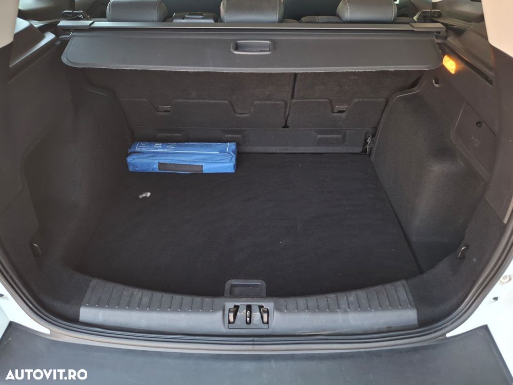 Ford Kuga - 23