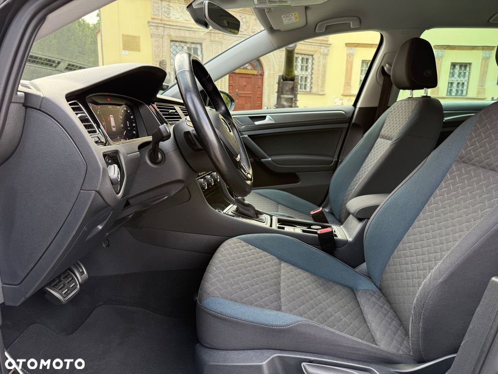 Volkswagen Golf 1.6 TDI SCR DSG IQ.DRIVE - 26