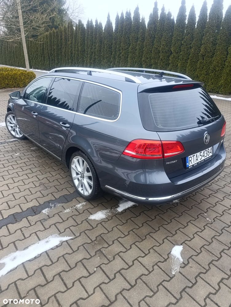 Volkswagen Passat 2.0 TDI Highline - 11
