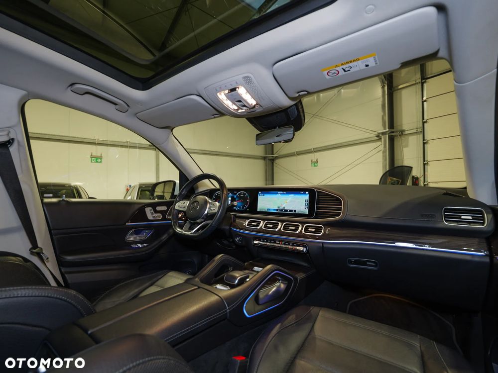 Mercedes-Benz GLS - 23