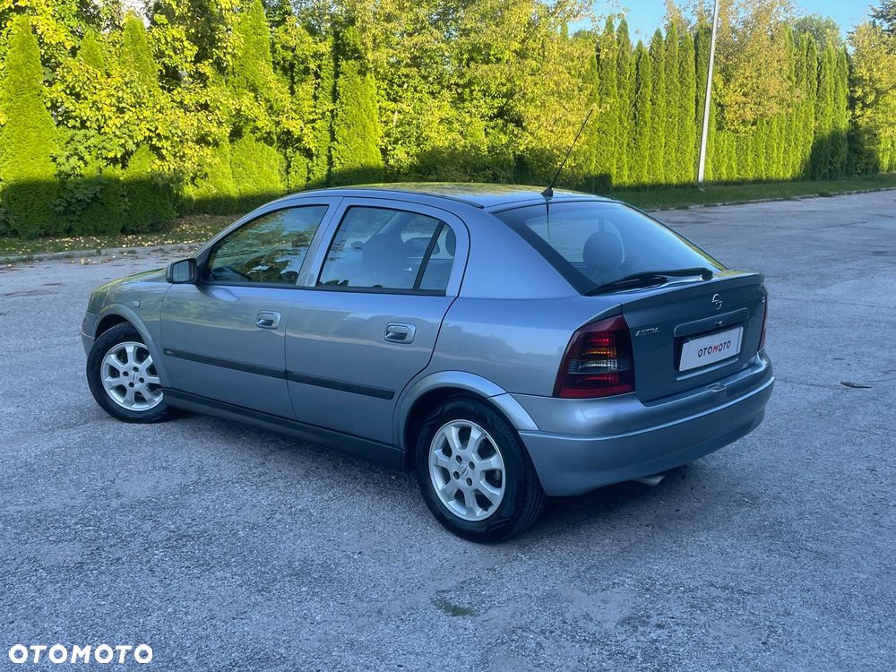 Opel Astra 1.6 NJoy - 34