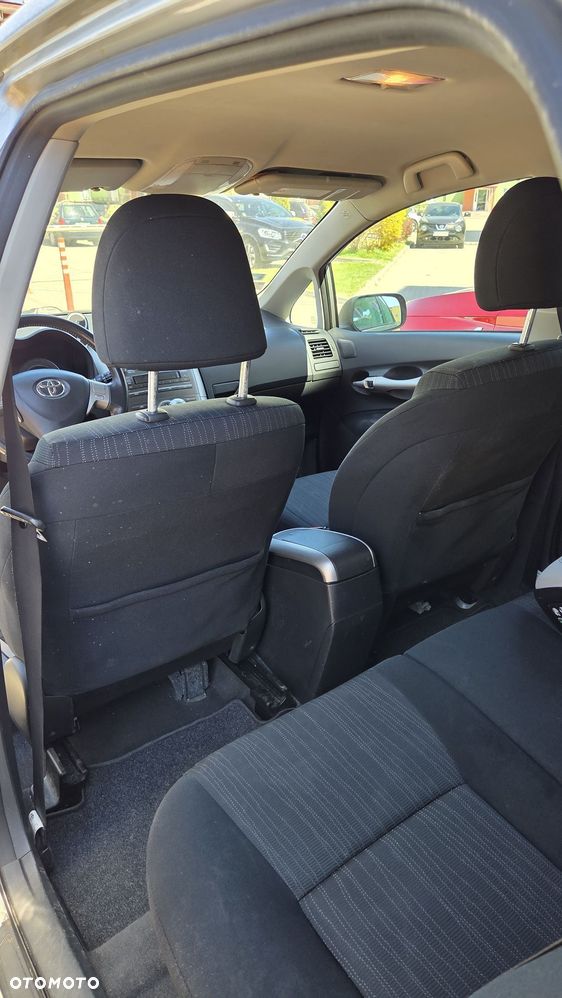 Toyota Auris 2.0 D-4D - 12