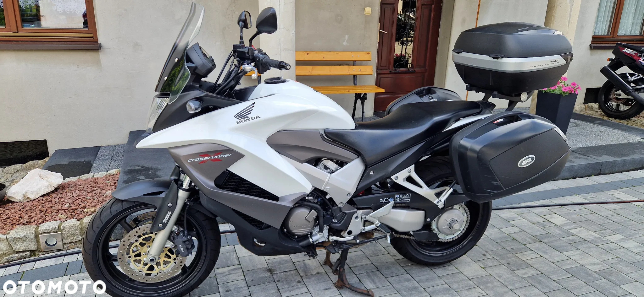 Honda VFR - 4