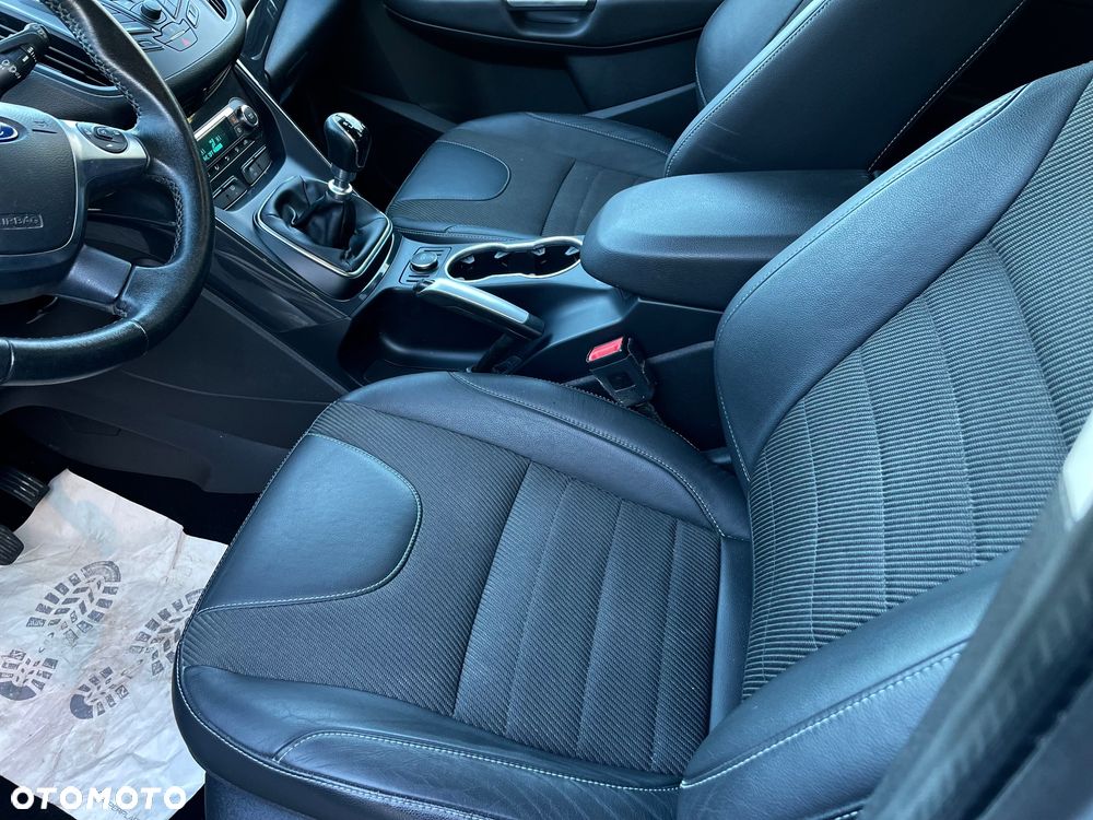 Ford Kuga 2.0 TDCi 2x4 Titanium - 9