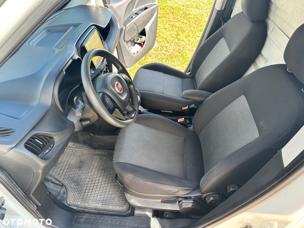 Fiat DOBLO 2.0 135km klima, hak, czujniki park, kamera, android 2015r, 6biegow - 24