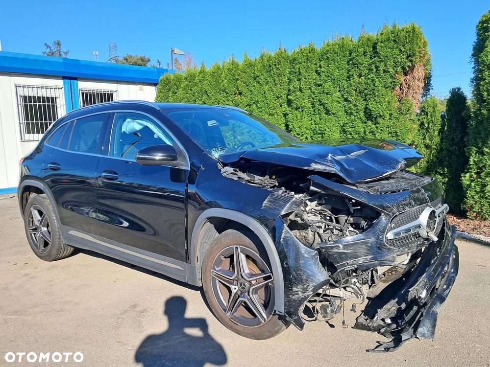 Mercedes-Benz GLA 200 AMG Line - 16