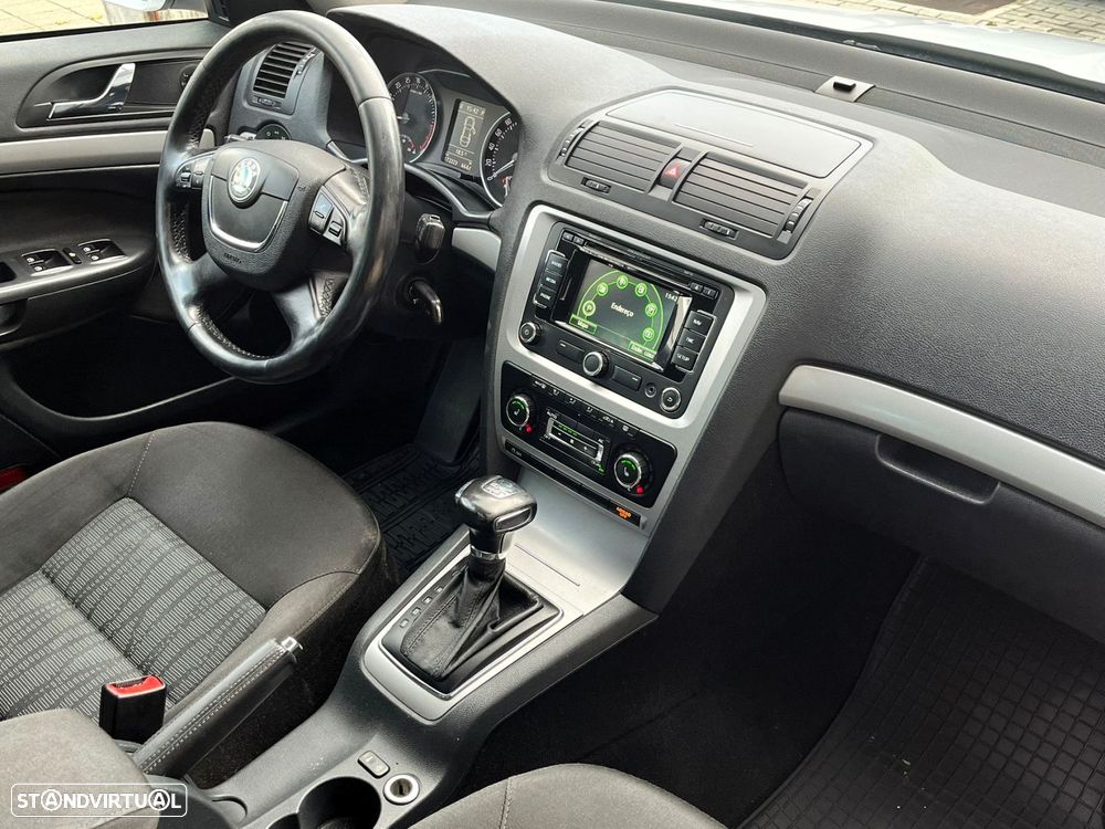 Skoda Octavia Break 2.0 TDI DPF 4x4 DSG Elegance - 4