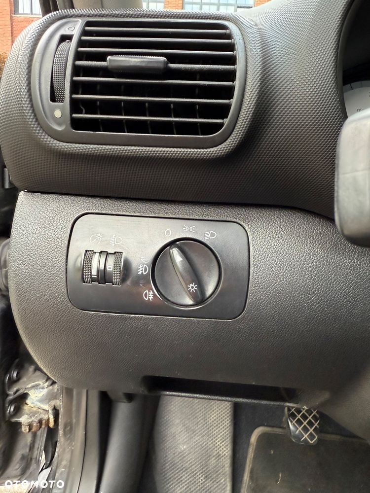 Seat Leon 1.9 TDI 150 Sport - 33