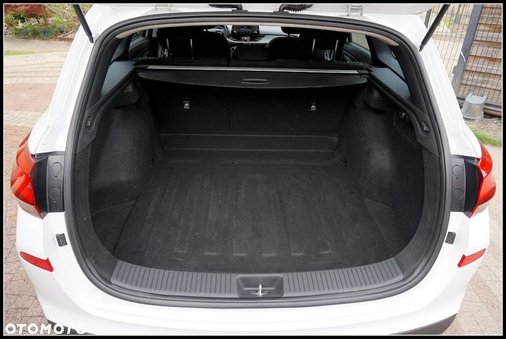 Hyundai i30 1.5 DPI Modern - 9