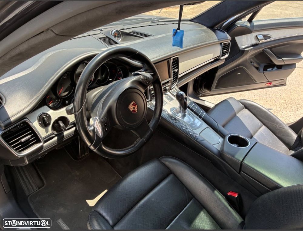 Porsche Panamera Turbo PDK — fotografia 3