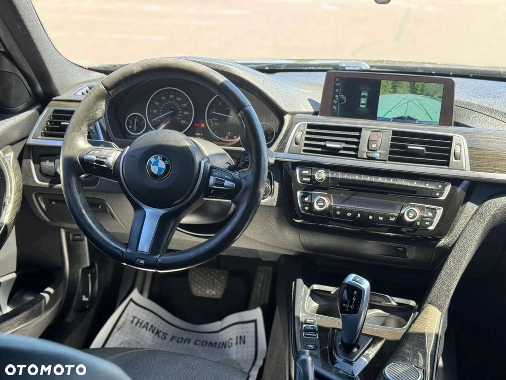 BMW Seria 3 330i xDrive - 19