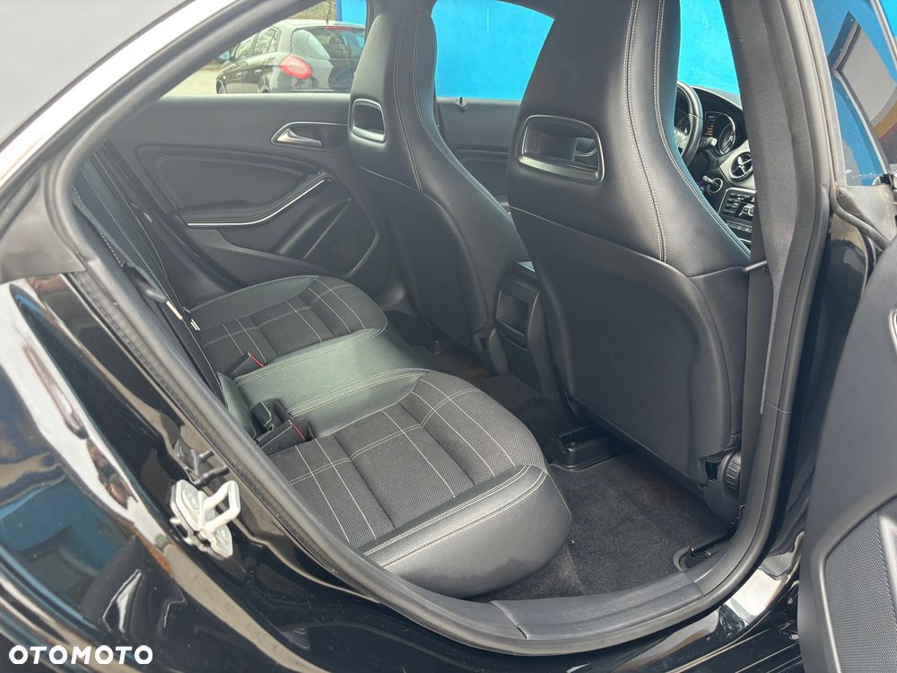 Mercedes-Benz CLA 220 CDI 7G-DCT AMG Line - 18