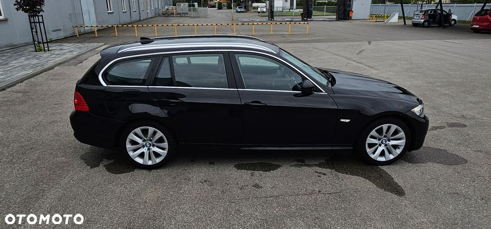 BMW Seria 3 320i - 28