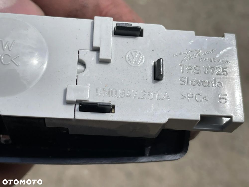Lampka wnętrza kabiny Volkswagen Scirocco OE - 2