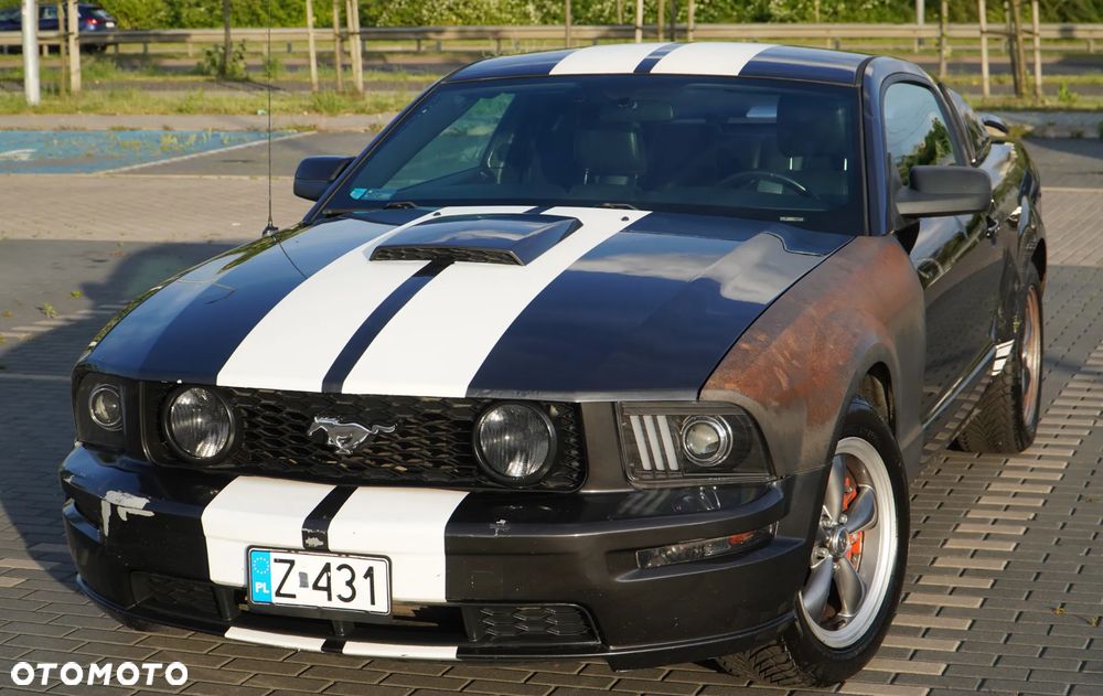 Ford Mustang - 4
