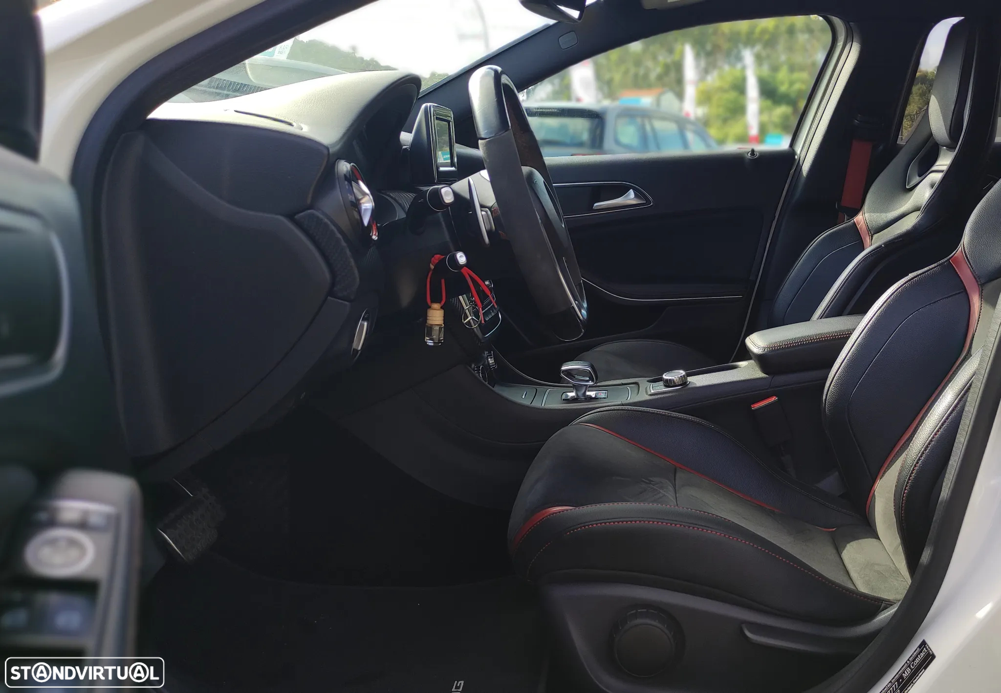 Mercedes-Benz A 45 AMG 4Matic Speedshift 7G-DCT - 22