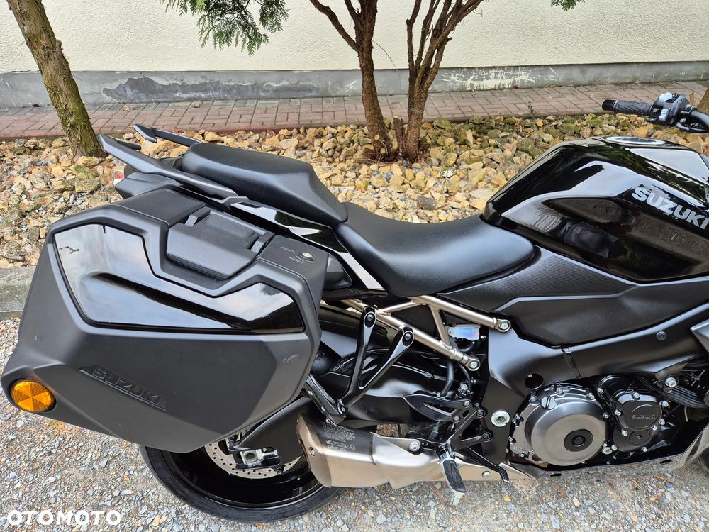 Suzuki GSX 1000 - 20