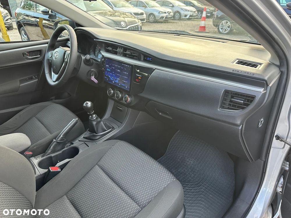 Toyota Corolla - 19