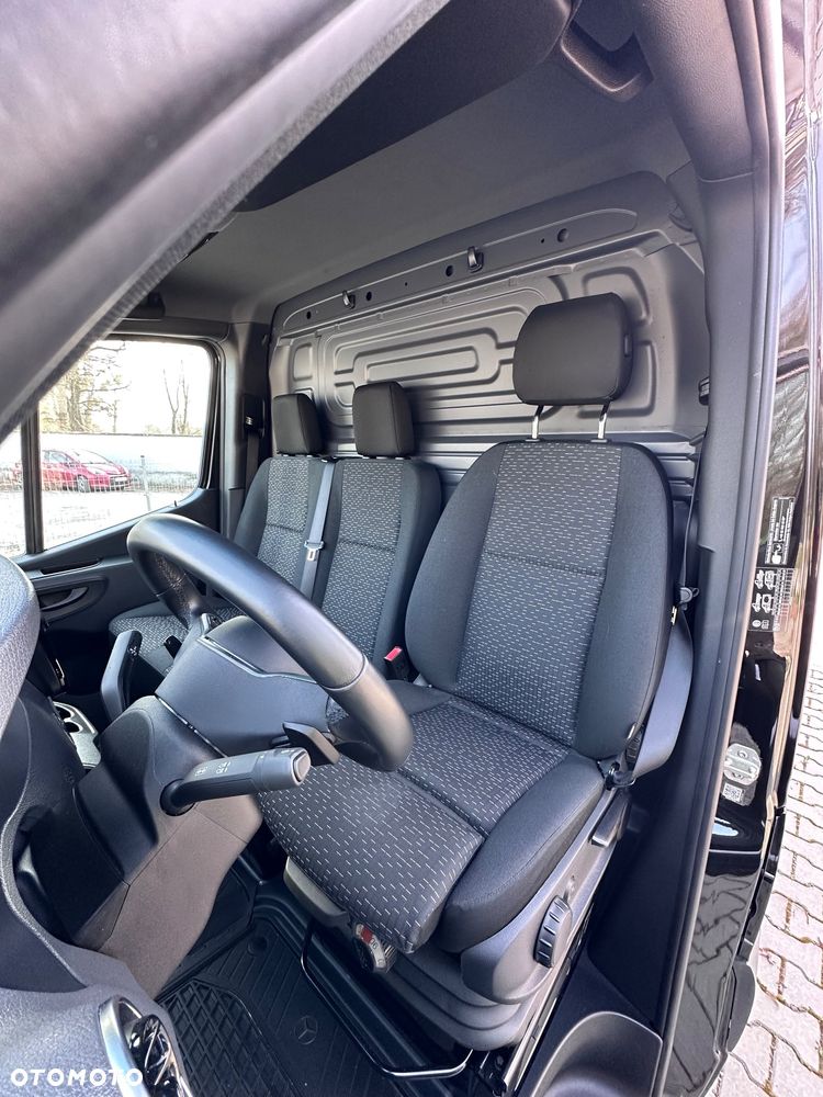 Mercedes-Benz Sprinter - 24