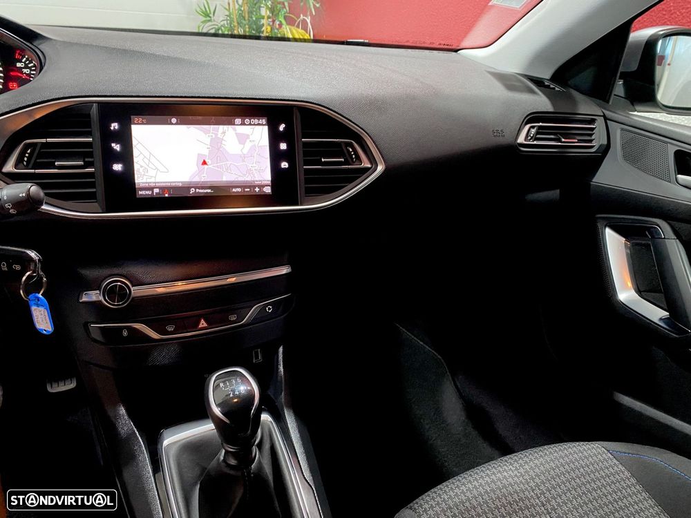 Peugeot 308 SW 1.5 BlueHDi Style - 32