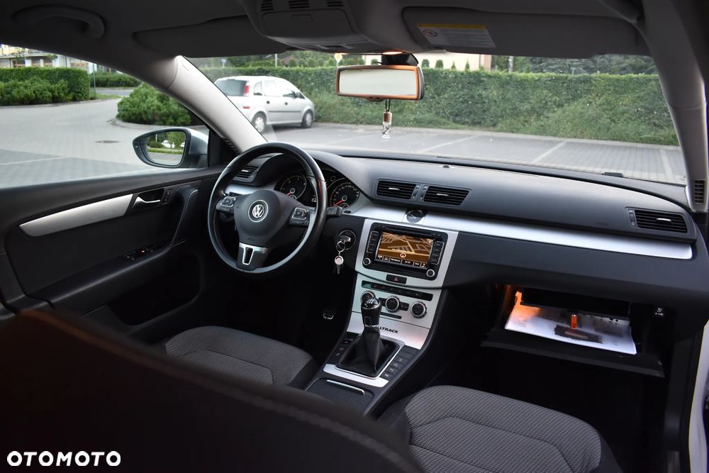 Volkswagen Passat 2.0 TDI BlueMotion Technology Exclusive - 30