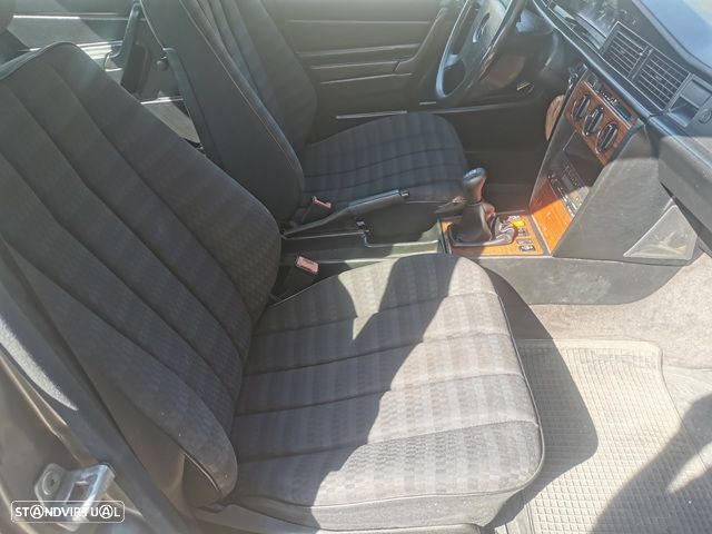 Mercedes-Benz A 190 - 22