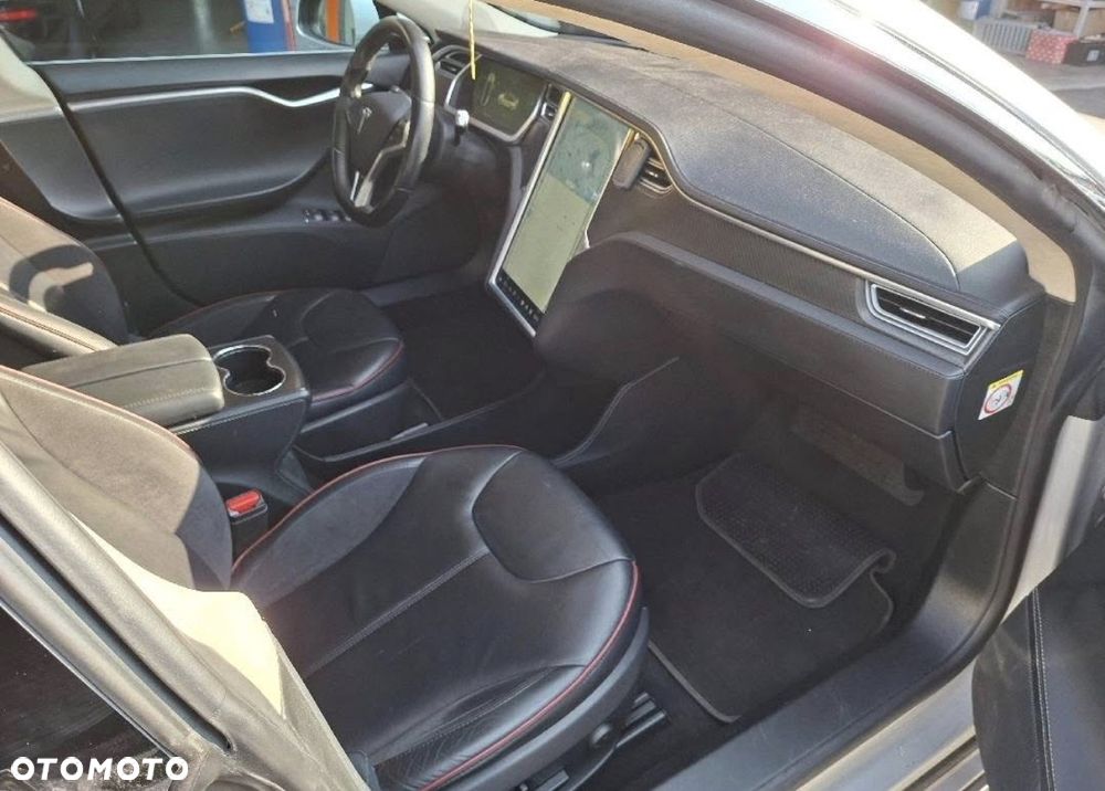 Tesla Model S Performance - 10